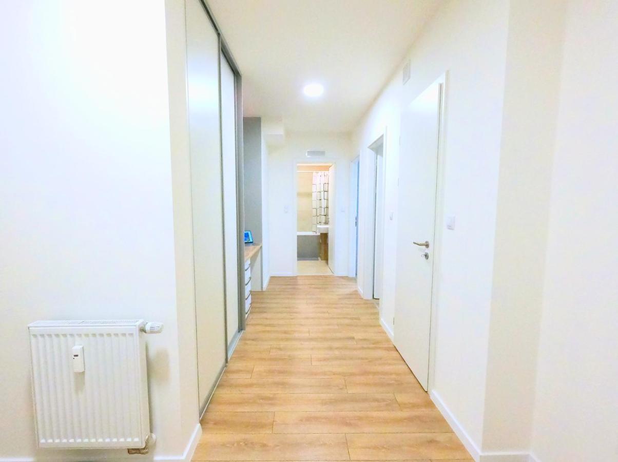 Brand New Apartment By Hockey Stadium Bratislava Bagian luar foto