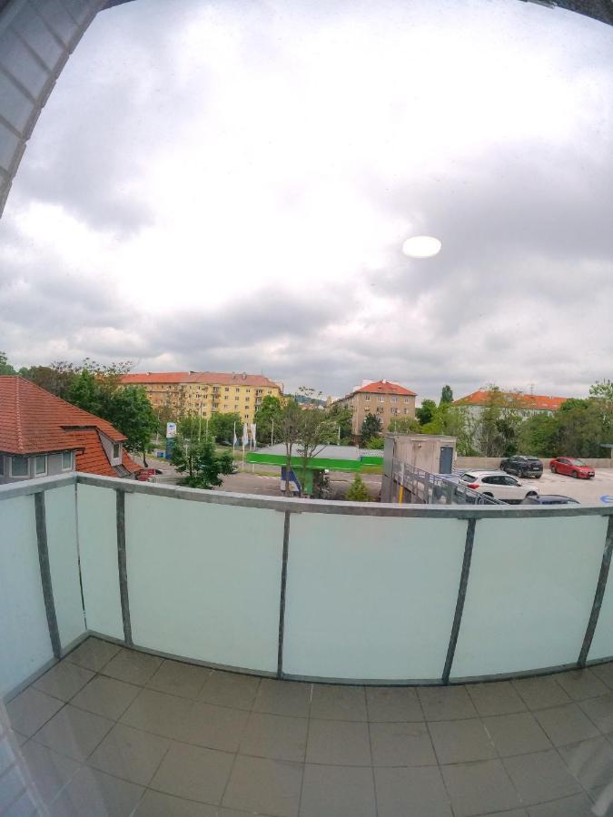 Brand New Apartment By Hockey Stadium Bratislava Bagian luar foto